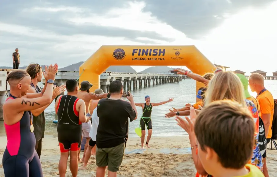 Limbang Tacik Ta'a Open Water Festival 2024 Successfully Held at Ta'aktana Labuan Bajo